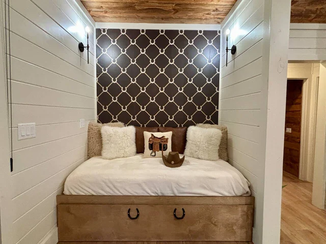 BEDROOM image 1