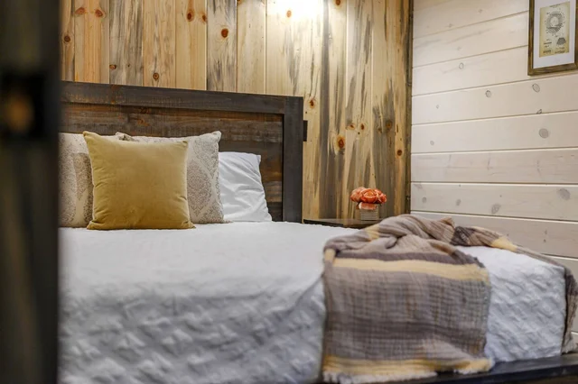 BEDROOM image 1