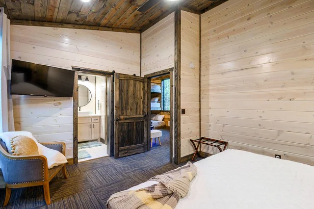 BEDROOM image 1
