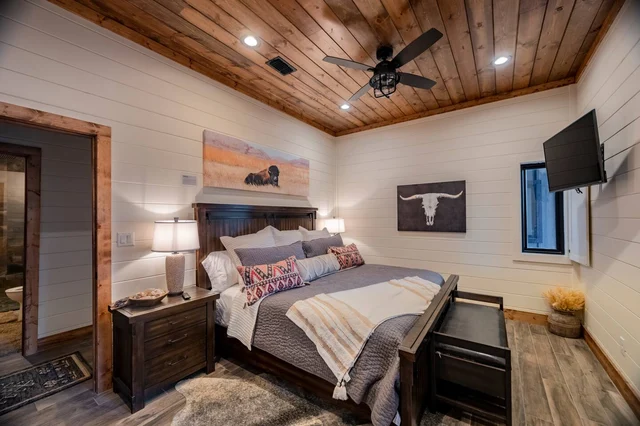 BEDROOM image 1