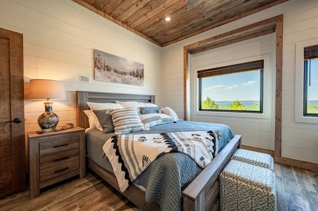 BEDROOM image 1