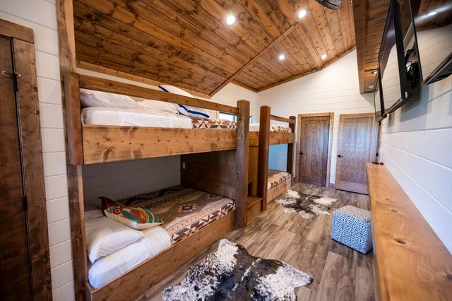 BEDROOM image 1