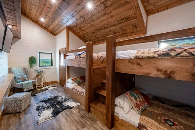 BEDROOM image 1