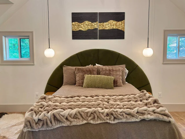 BEDROOM image 1