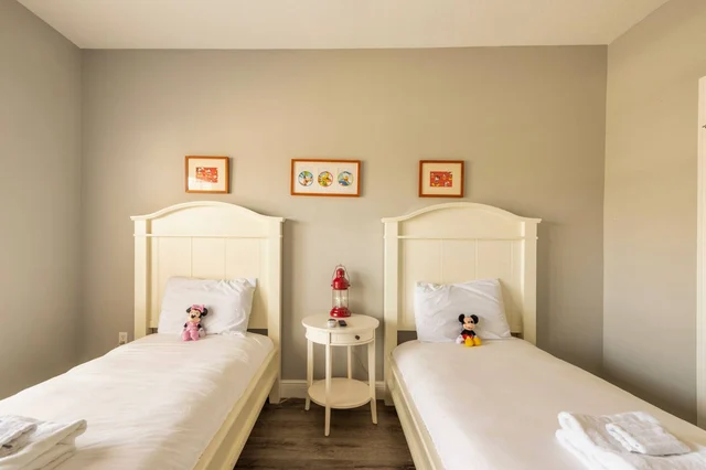 BEDROOM image 1
