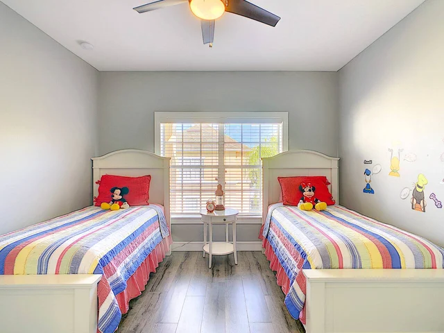BEDROOM image 1