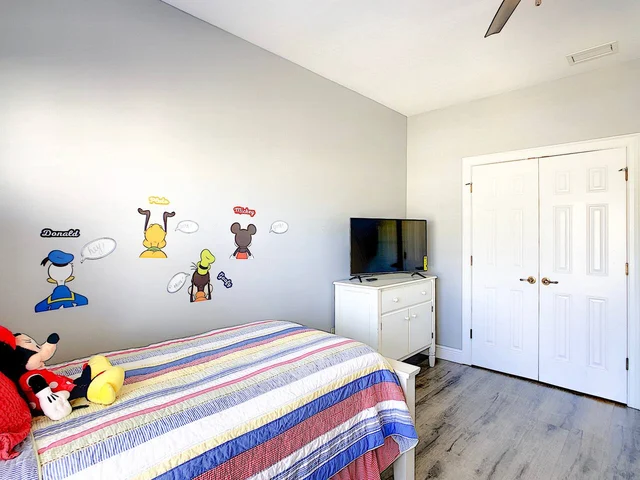 BEDROOM image 1