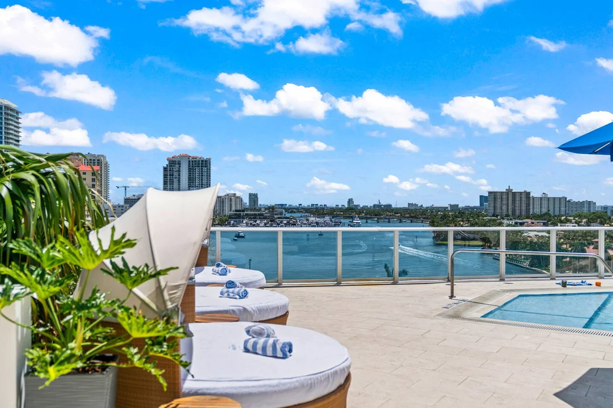 Luxury Beach Home•Pool•2 beds/3 bath•Walk to Beach #55