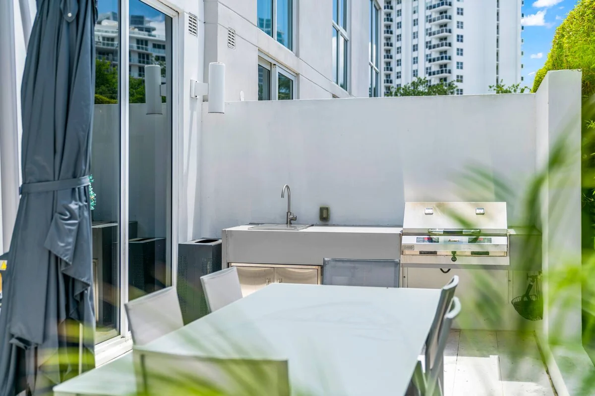 Luxury Beach Home•Pool•2 beds/3 bath•Walk to Beach #74