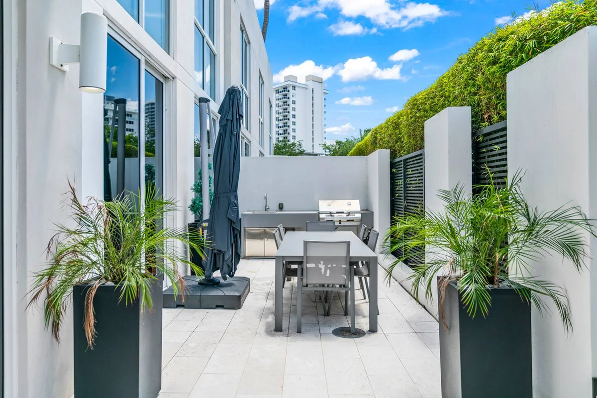 Luxury Beach Home•Pool•2 beds/3 bath•Walk to Beach #75