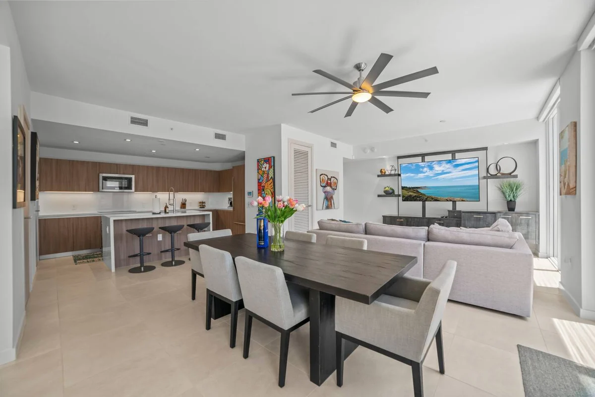 Luxury Beach Home•Pool•2 beds/3 bath•Walk to Beach #42