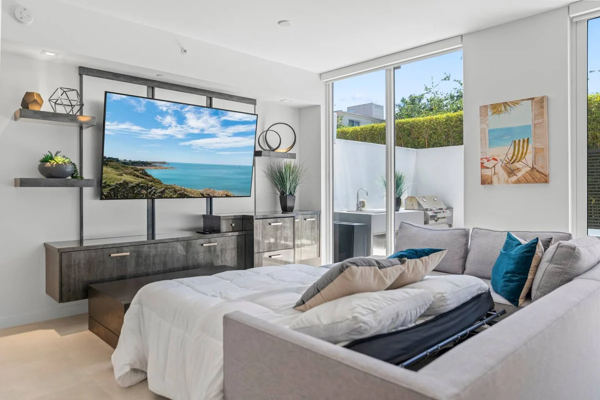 Luxury Beach Home•Pool•2 beds/3 bath•Walk to Beach #13
