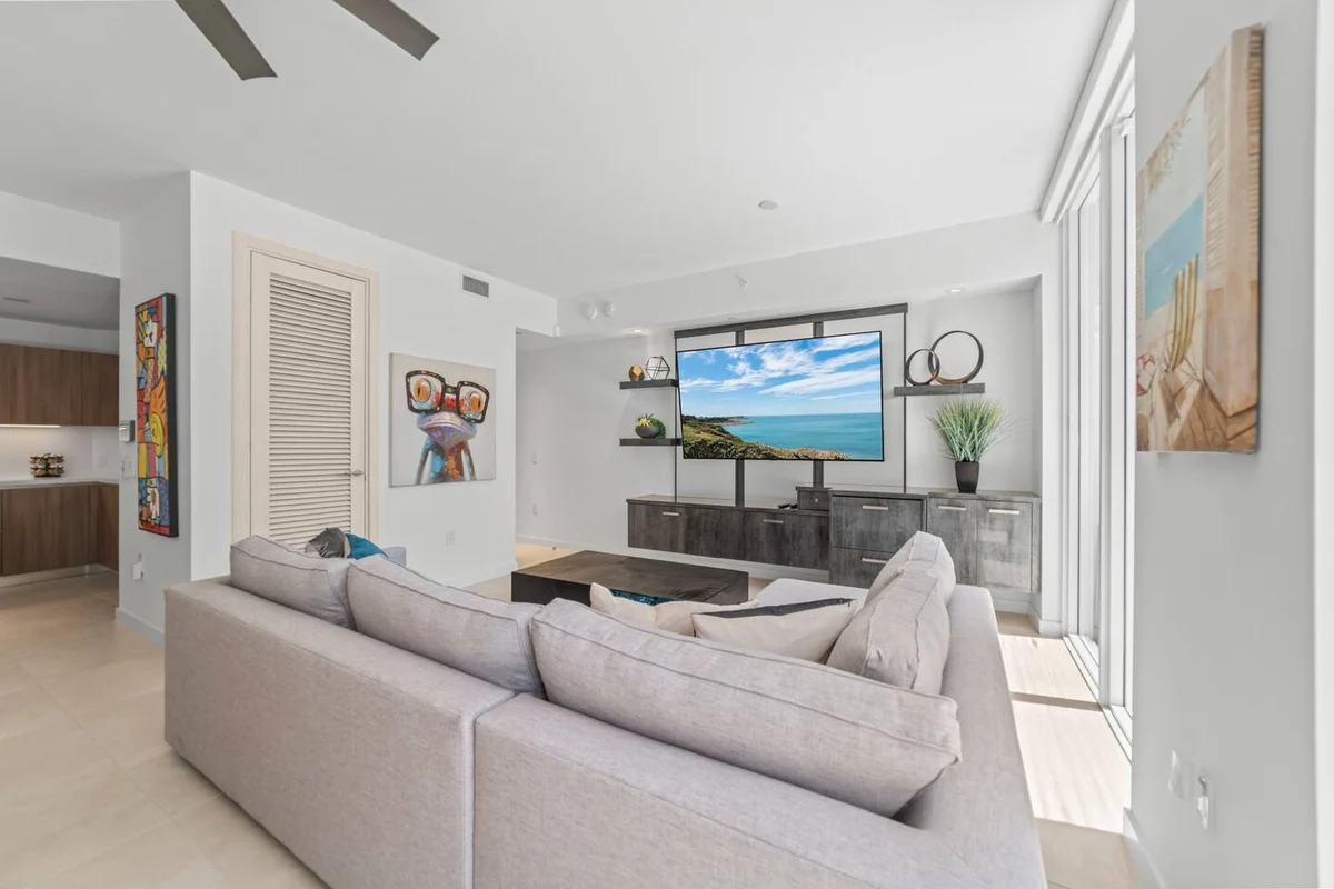 Luxury Beach Home•Pool•2 beds/3 bath•Walk to Beach #68