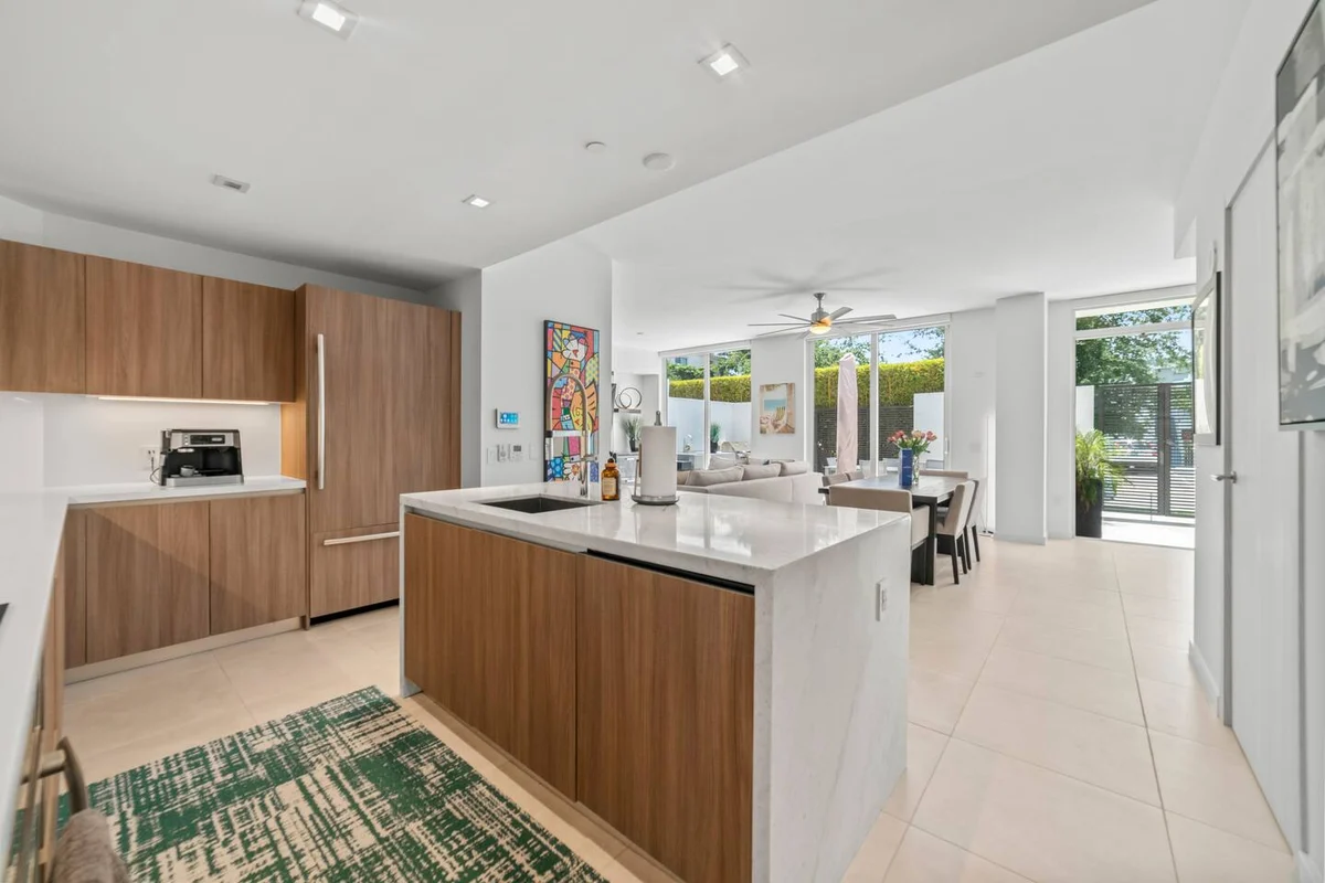 Luxury Beach Home•Pool•2 beds/3 bath•Walk to Beach #62