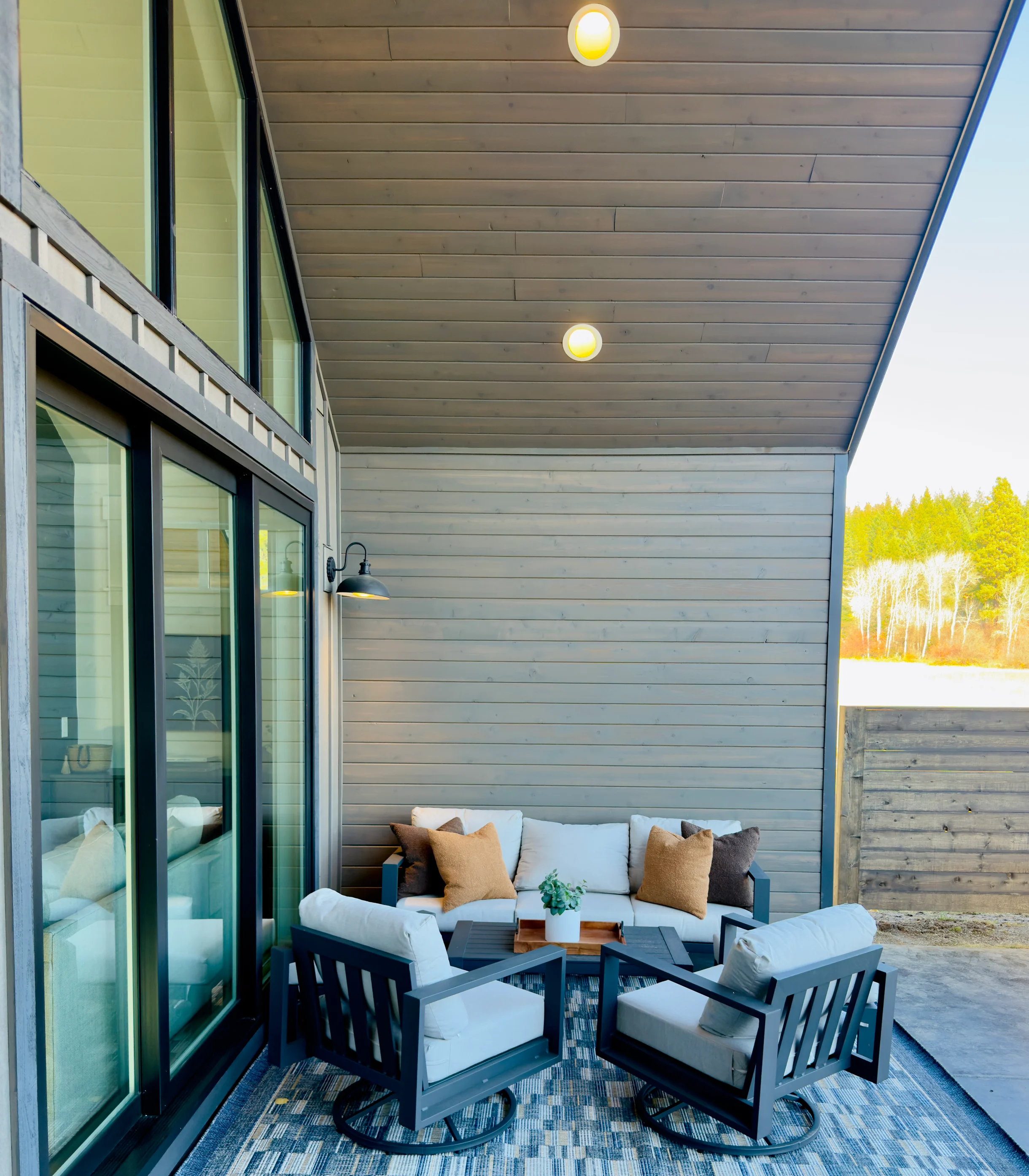 Suncadia Luxury Cabin with Hot Tub, Fire pit & EV #69