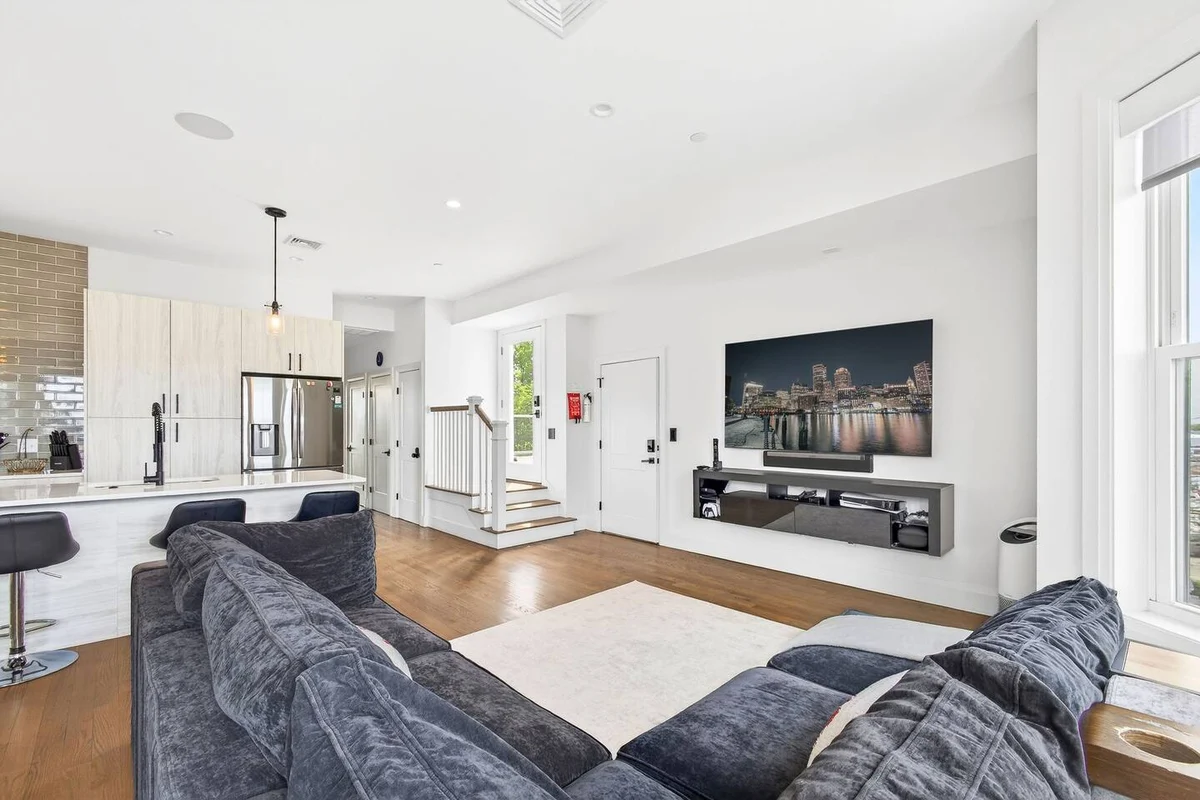 East Boston Penthouse with Views (2 BR, 2BA) #9