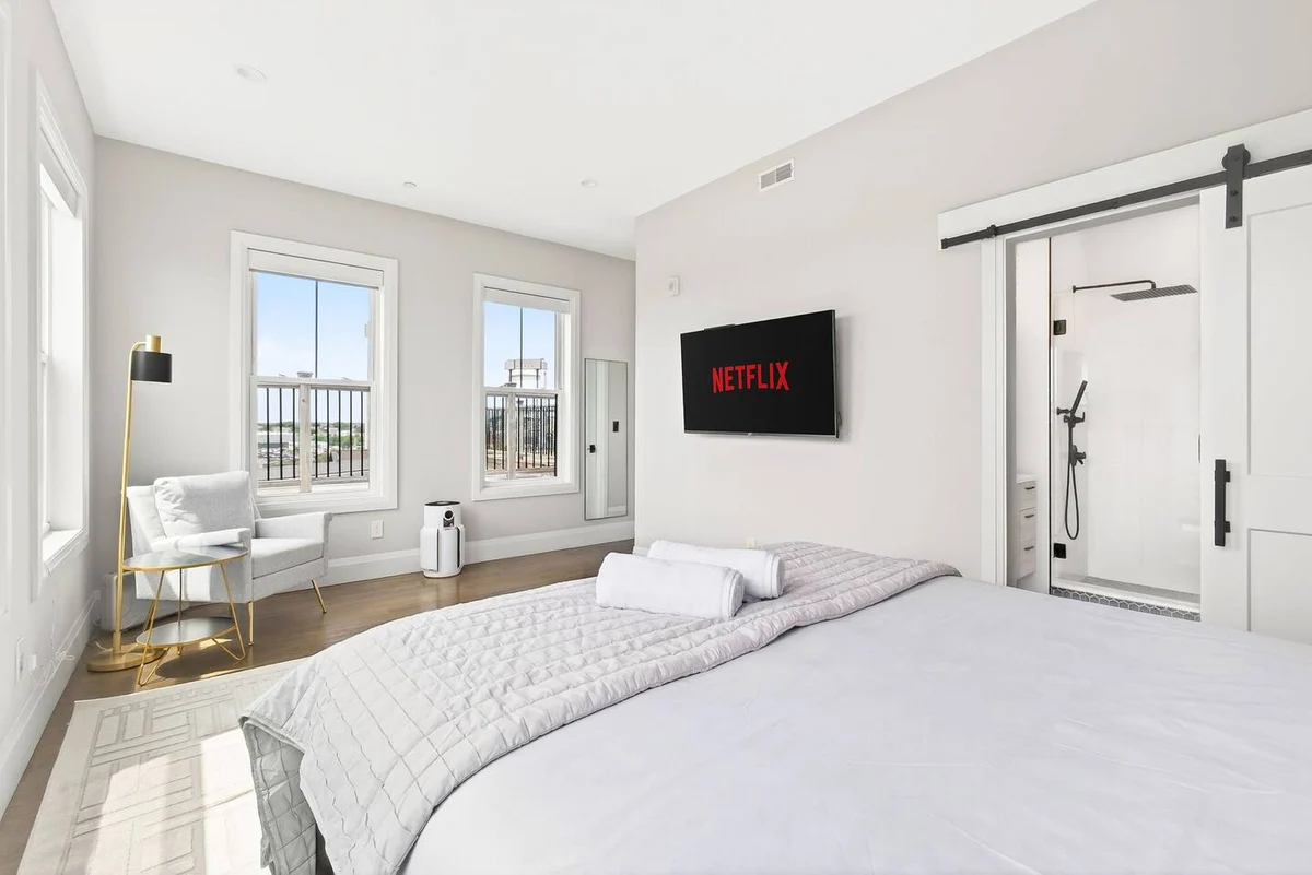 East Boston Penthouse with Views (2 BR, 2BA) #3
