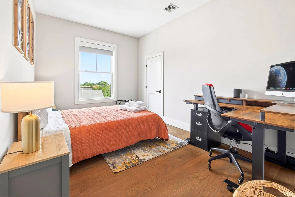East Boston Penthouse with Views (2 BR, 2BA) #7