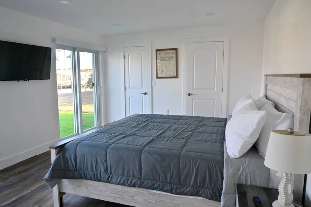 Bedroom 1 image 1
