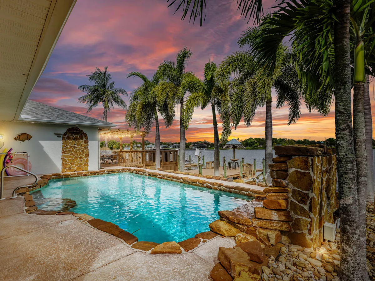 Palm Tree Retreat - Lakefront with Pool & Fire Pit #39