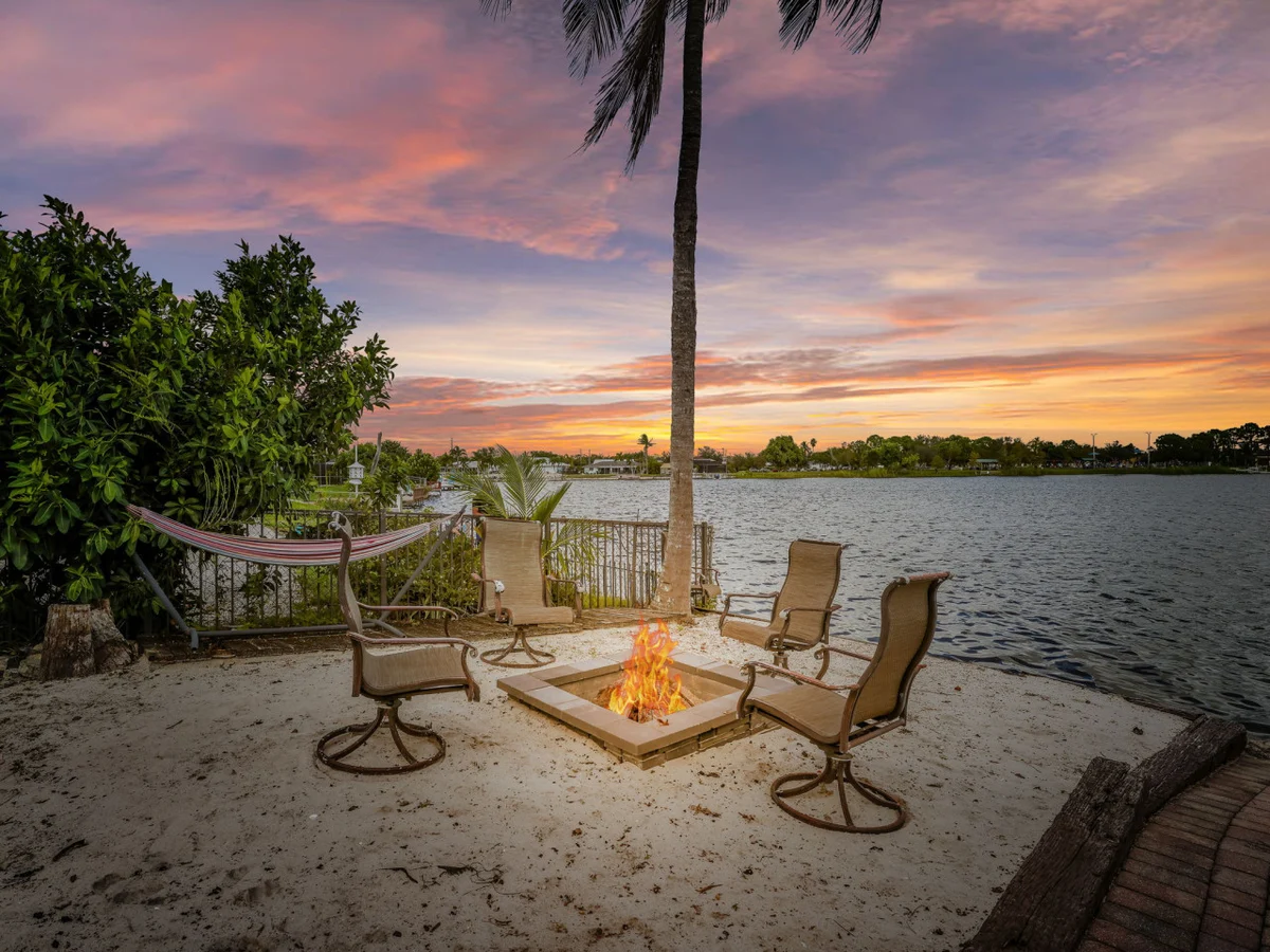 Palm Tree Retreat - Lakefront with Pool & Fire Pit #32