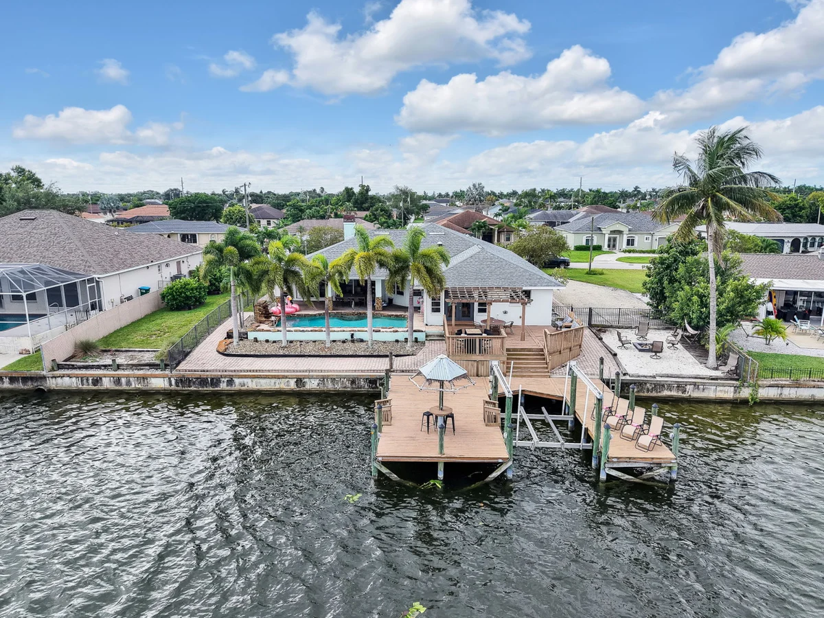 Palm Tree Retreat - Lakefront with Pool & Fire Pit #33
