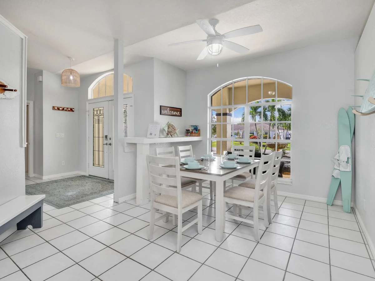 Palm Tree Retreat - Lakefront with Pool & Fire Pit #41
