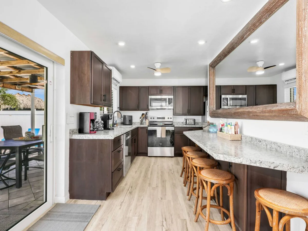 Pearl Beach House - Walk to FMB, Pool & Hot Tub! #5