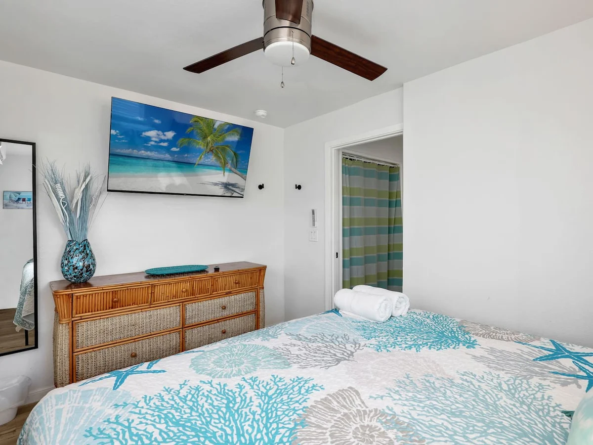 Pearl Beach House - Walk to FMB, Pool & Hot Tub! #15