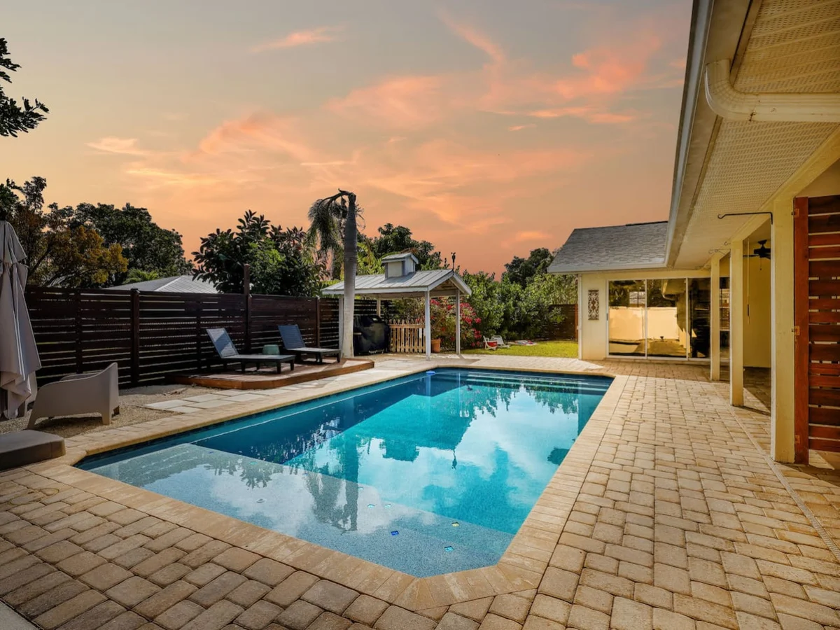 Tropical Haven- Heated Pool, Fire Pit, Fenced Yard #35