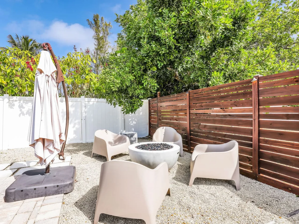 Tropical Haven- Heated Pool, Fire Pit, Fenced Yard #5