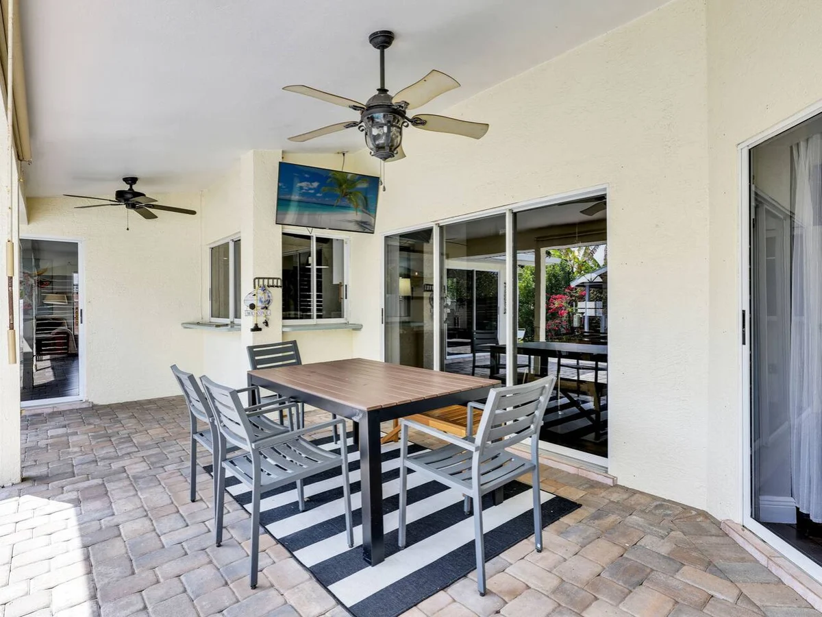 Tropical Haven- Heated Pool, Fire Pit, Fenced Yard #4