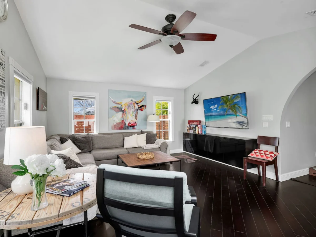 Tropical Haven- Heated Pool, Fire Pit, Fenced Yard #21
