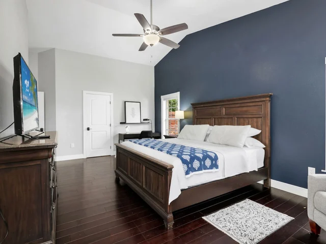 Bedroom 3 image 1