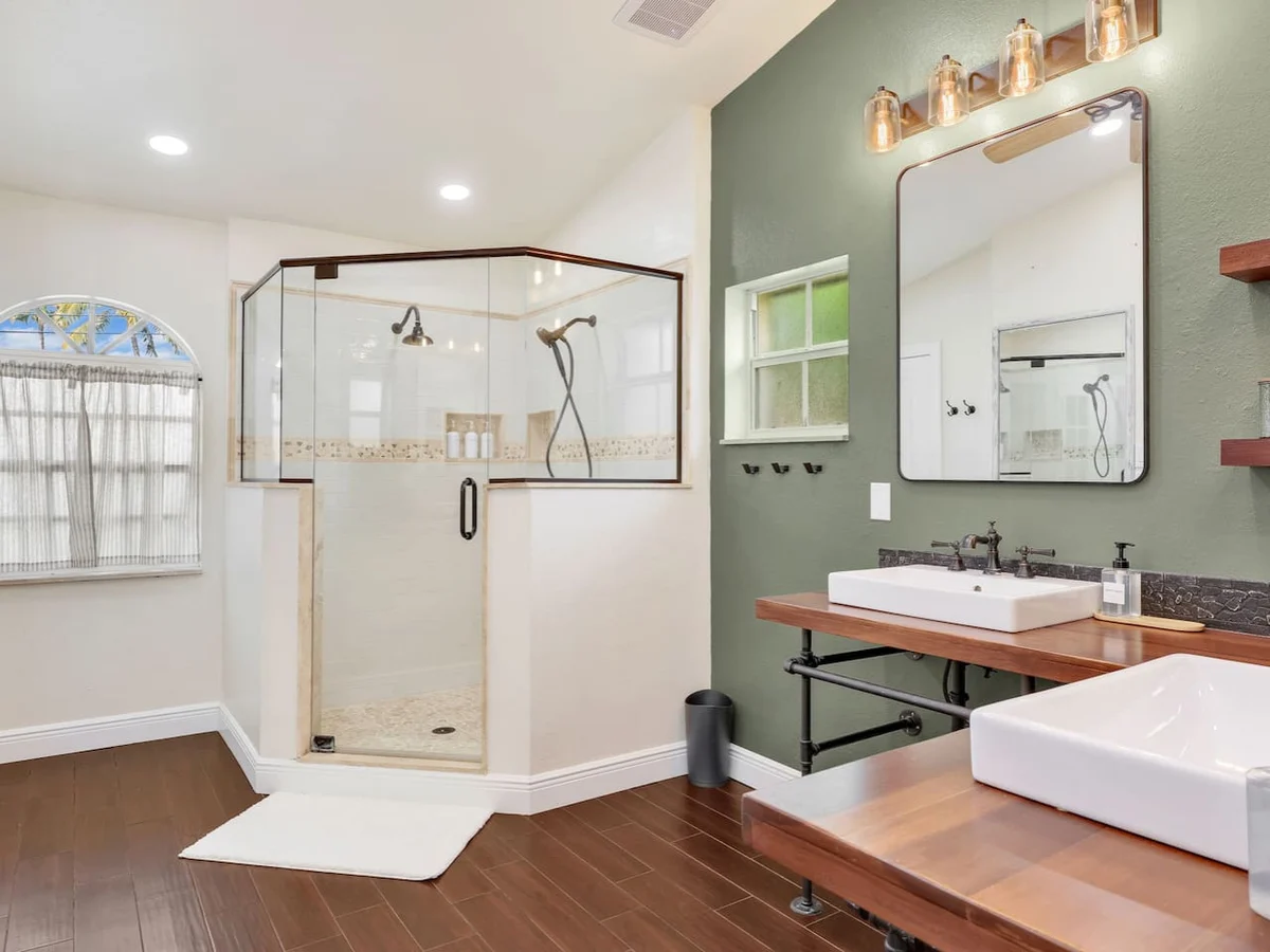Tropical Haven- Heated Pool, Fire Pit, Fenced Yard #28