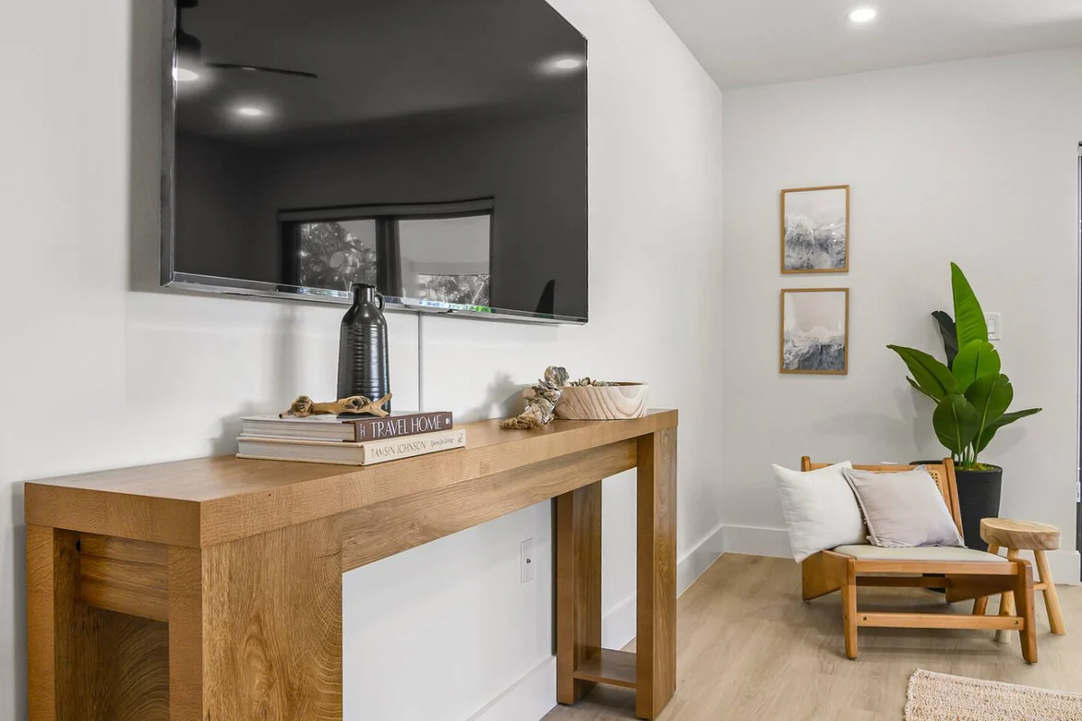 Villa Driftwood by Downtown & Beach #4