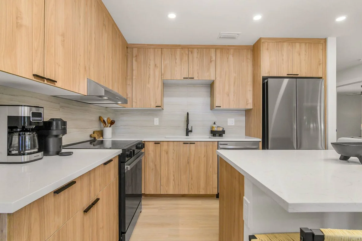 Villa Driftwood by Downtown & Beach #2