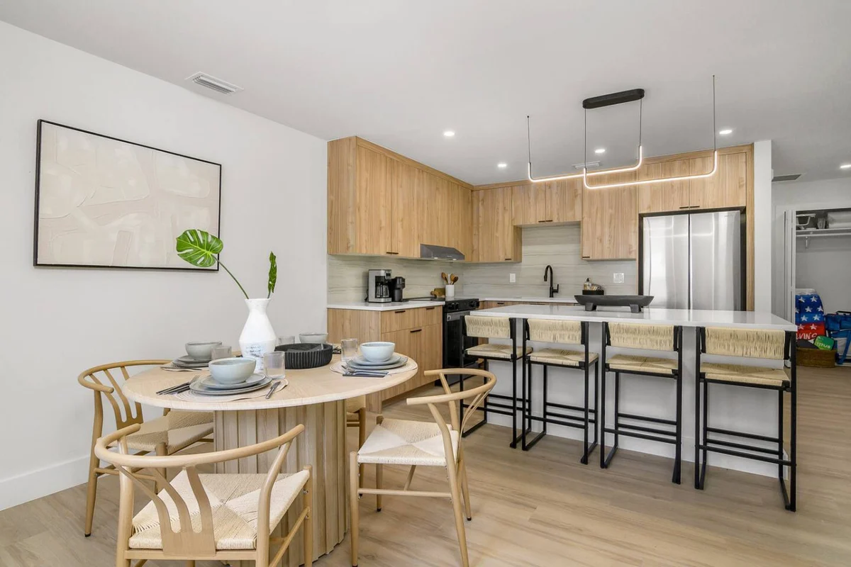 Villa Driftwood by Downtown & Beach #16