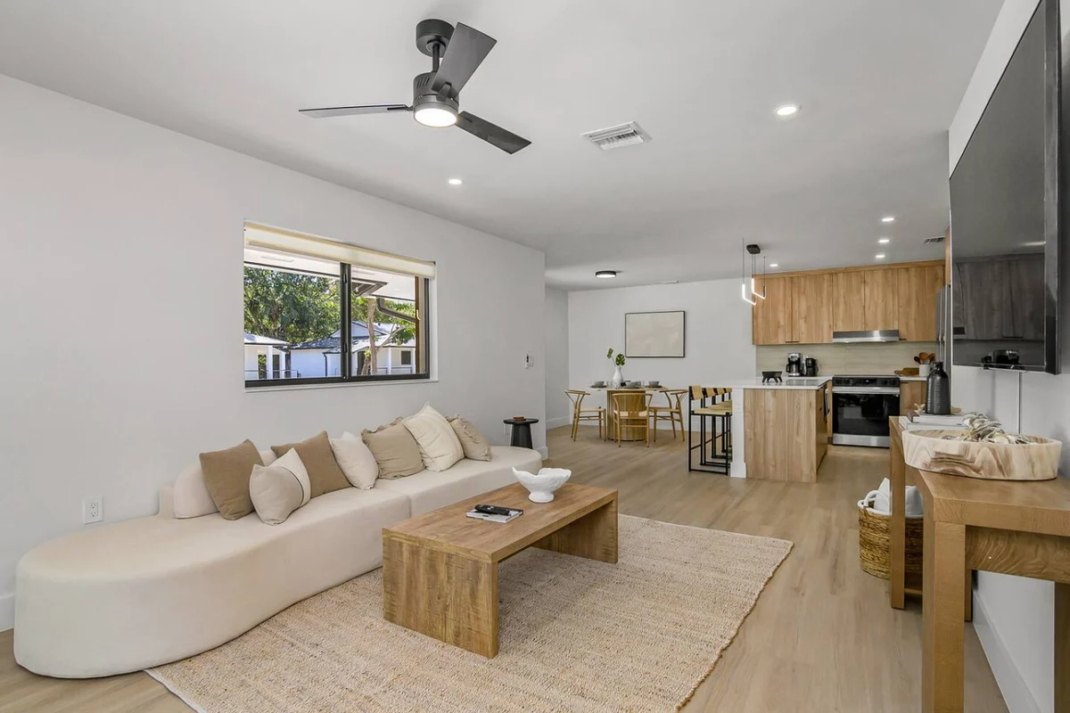 Villa Driftwood by Downtown & Beach #6