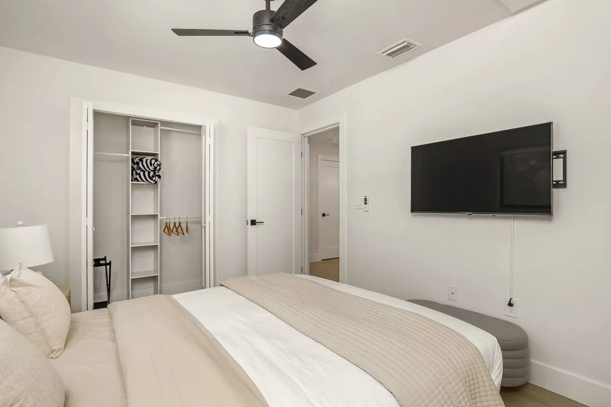 Villa Driftwood by Downtown & Beach #26