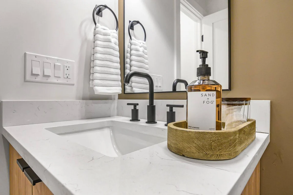Villa Driftwood by Downtown & Beach #21