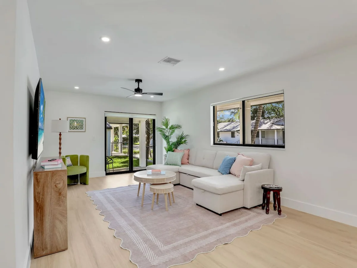 Villa Solé by Downtown & Beach #23