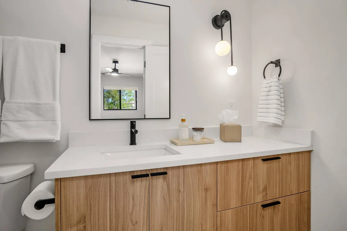Villa Driftwood by Downtown & Beach #27
