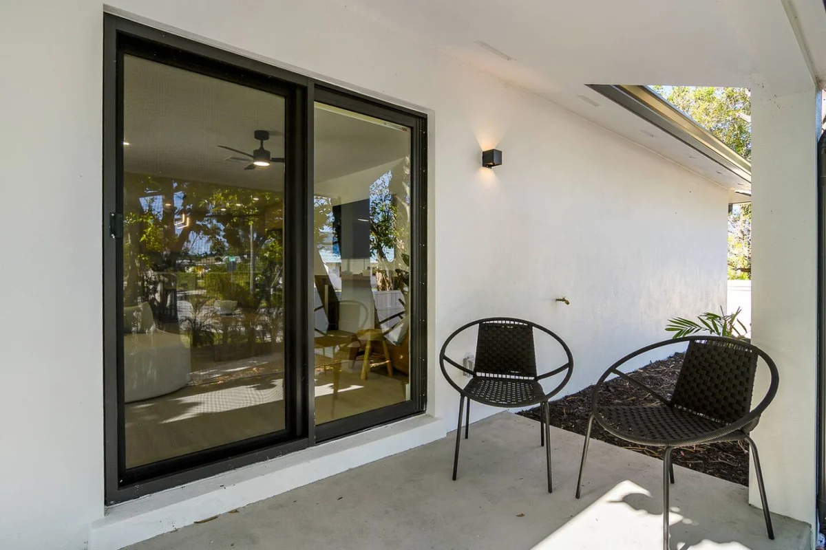 Villa Driftwood by Downtown & Beach #15