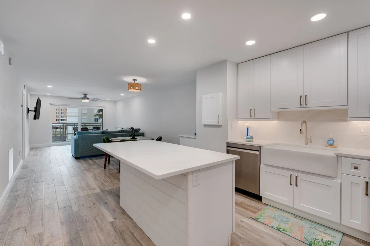 Condo in Fort Myers Beach property photo 5