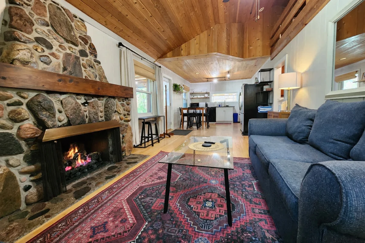 Exclusive 2 Chalet Stay|HotTub|Fireplace|Beachside #33