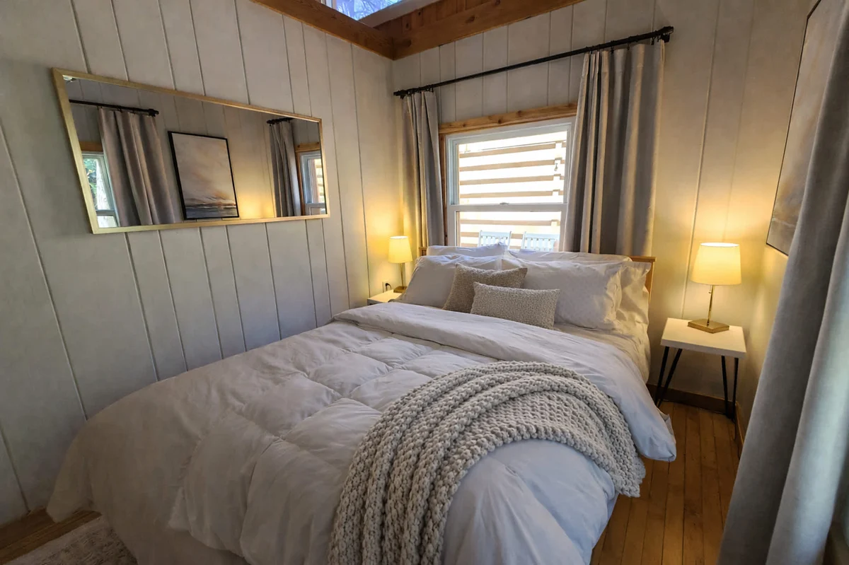Exclusive 2 Chalet Stay|HotTub|Fireplace|Beachside #16