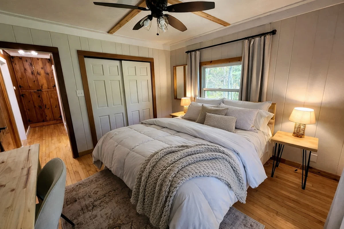 Exclusive 2 Chalet Stay|HotTub|Fireplace|Beachside #14