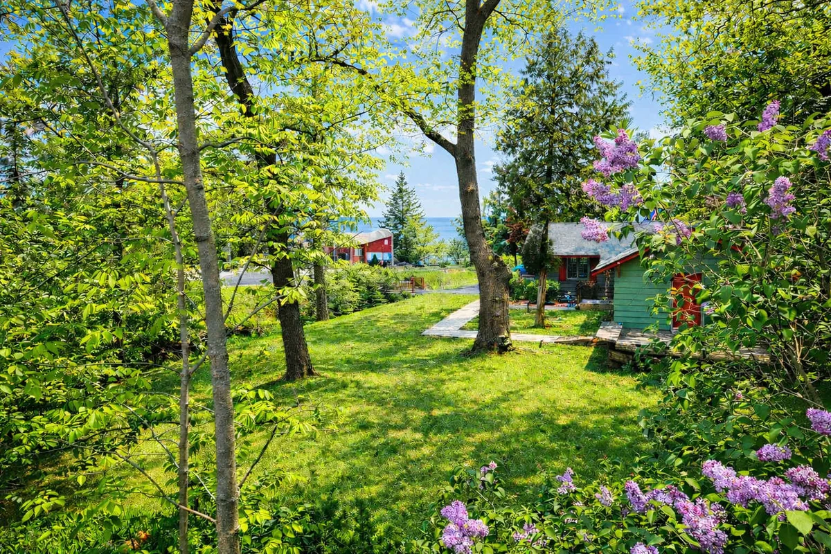 Exclusive 2 Chalet Stay|HotTub|Fireplace|Beachside #20