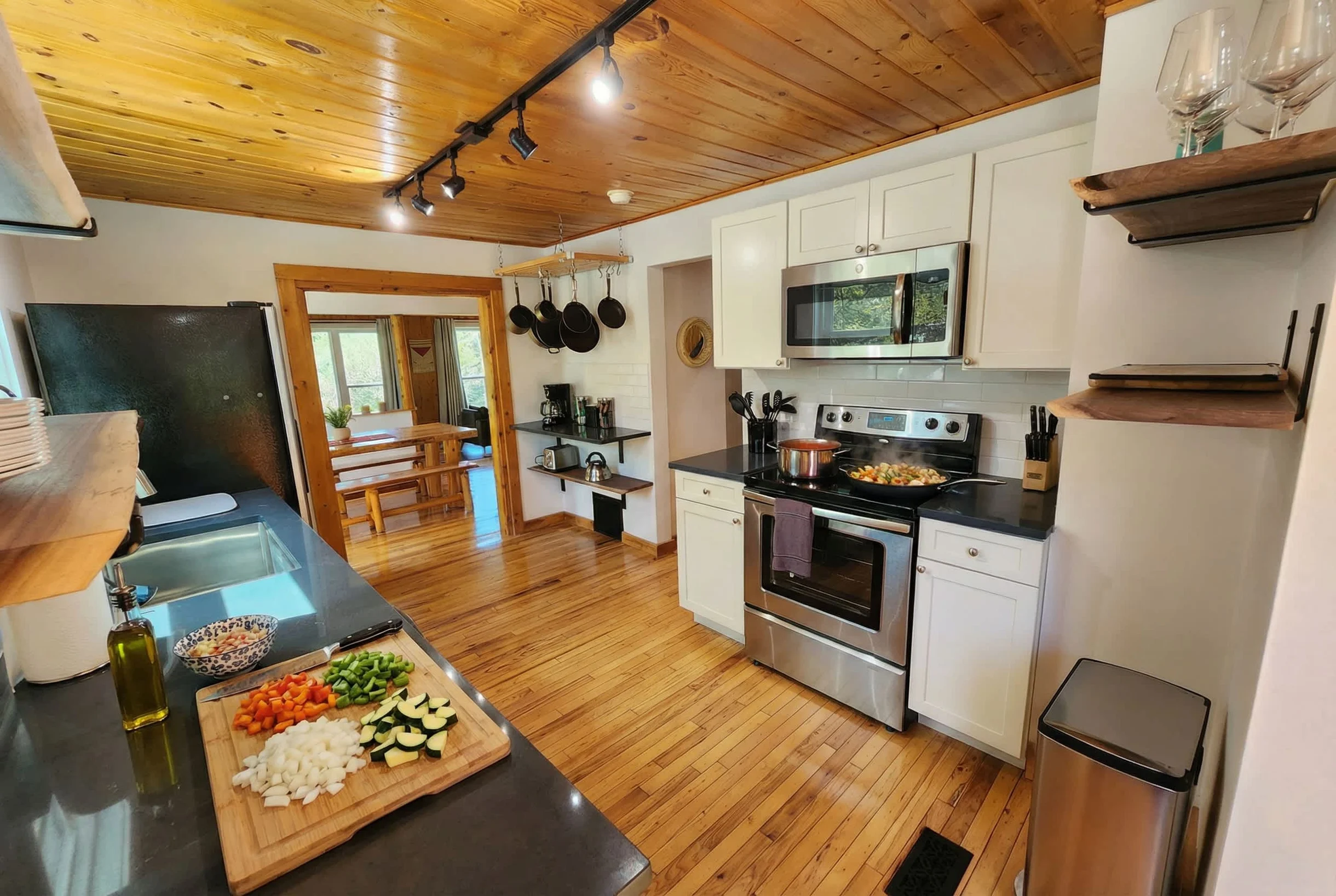 3-CottageExclusiveRetreat HotTubs Walk to Beach #50